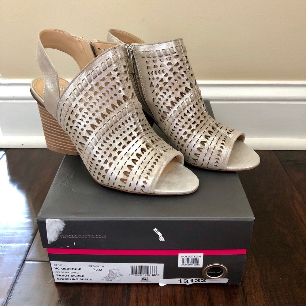 New in Box! Vince Camuto Metallic Sandals